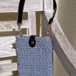 Sling Bag mit kurzem Schulterriemen 