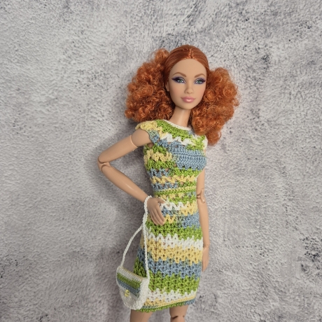 Buntes Puppenkleid und Zubehör für 1:6 Puppen (Barbie, Steffi)