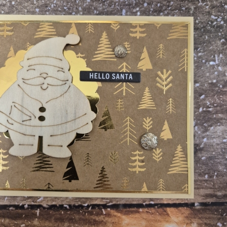 Weihnachtskarte mit Weihnachtsmann aus Holz