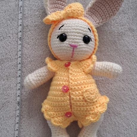 Amigurumi-Stofftier, gehäkelt: Hase