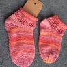 Kindersocken Gr. 26/27 Rollrand / Lochmuster / rot-orange-rosa