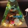 Epoxidharz Pyramide Taucher mit Schatztrue beleuchtet