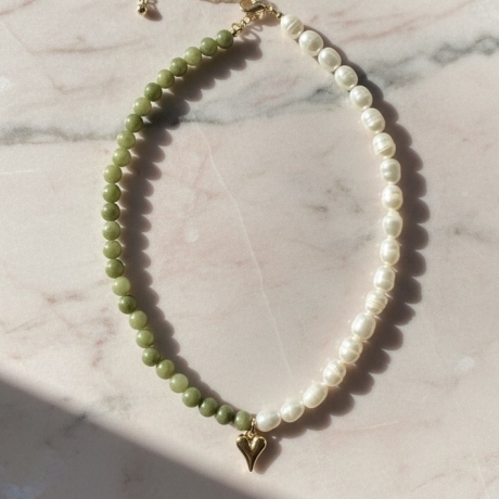 Jade Halskette grün mit Süßwasserperlen & Herz