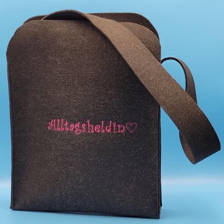 Schultertasche aus Nadelfilz