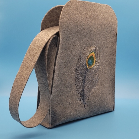 Schultertasche aus Nadelfilz