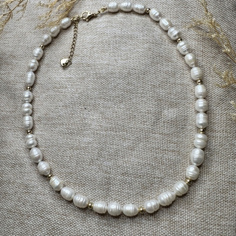Zarte Halskette aus echten Süßwasserperlen 
