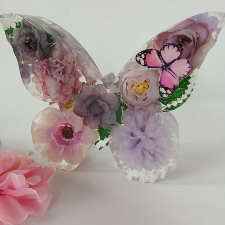 Epoxidharz Schmetterling beleuchtet