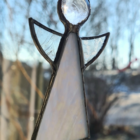 Engel aus Glas mit Rosenquarz