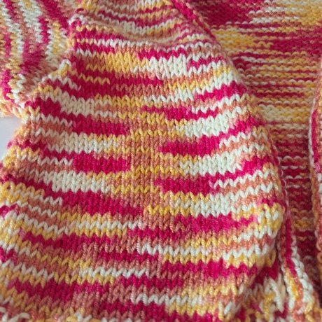 Jäckchen - Gr.50/56 - handgestrickt - rot,gelb, orange