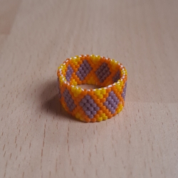 Ring aus Miyuki Delicas, gelb/orange/lila, Unikat