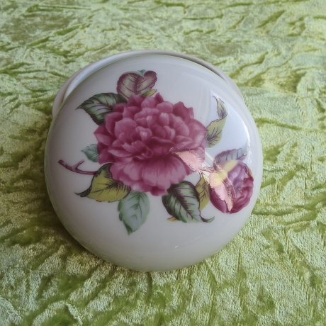 Klassische Schönheit ist zeitlos wie diese Pfingstrosen.