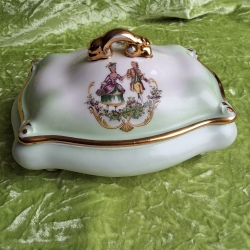 Historisierendes Rokoko - Französische Eleganz der 1960er Jahre