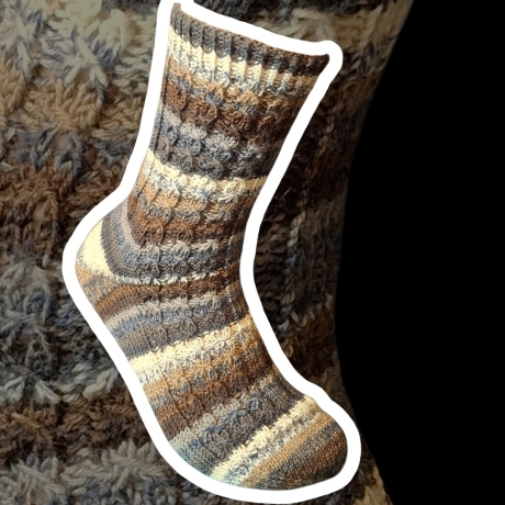 Irish Coffee - asymmetrische Mustersocken Gr. 42