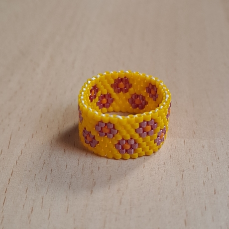 Ring aus Miyuki Delicas, gelb/rot/orange, Unikat