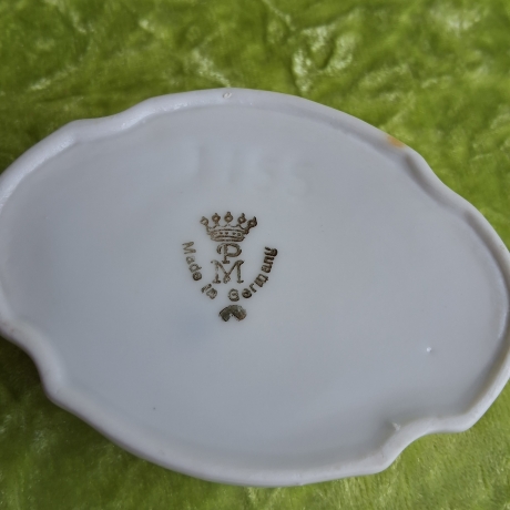 Thüringer Landblumen mit filigraner Goldspitze.