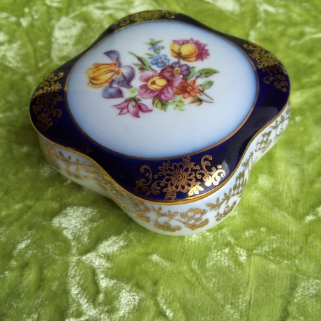 Thüringer Landblumen in neobarocker Eleganz.