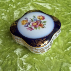 Thüringer Landblumen in neobarocker Eleganz.