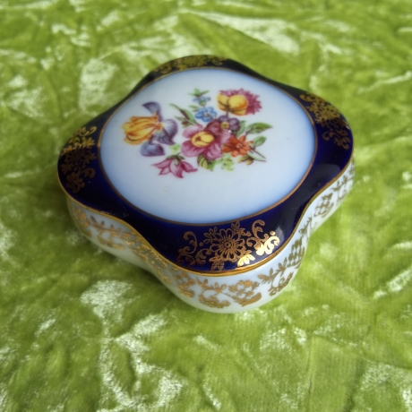 Thüringer Landblumen in neobarocker Eleganz.