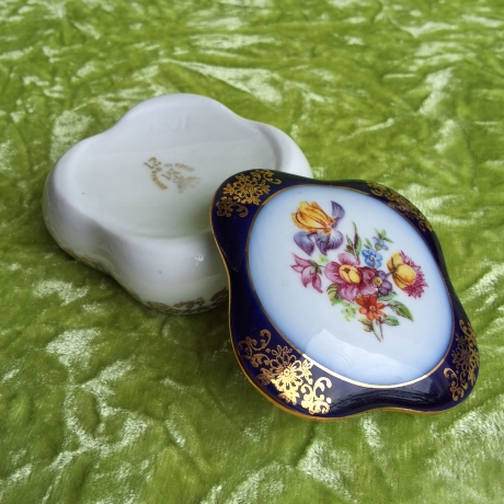 Thüringer Landblumen in neobarocker Eleganz.