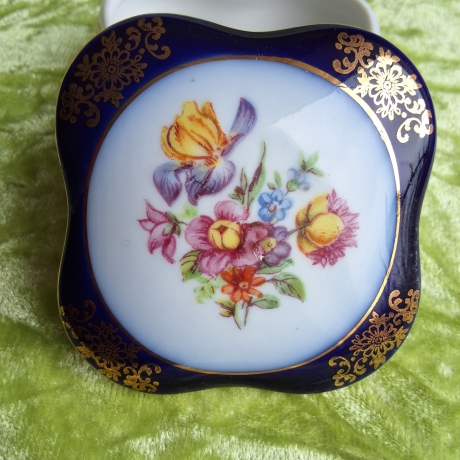 Thüringer Landblumen in neobarocker Eleganz.