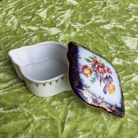 Bezaubernde Pracht. Neobarock mit Thüringer Landblumen.