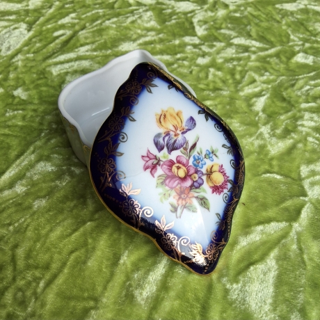 Bezaubernde Pracht. Neobarock mit Thüringer Landblumen.