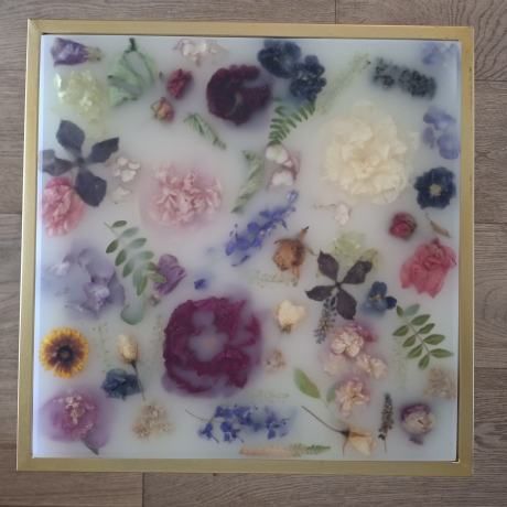 Beistelltisch aus Epoxidharz, echte Blumen! Ein Unikat