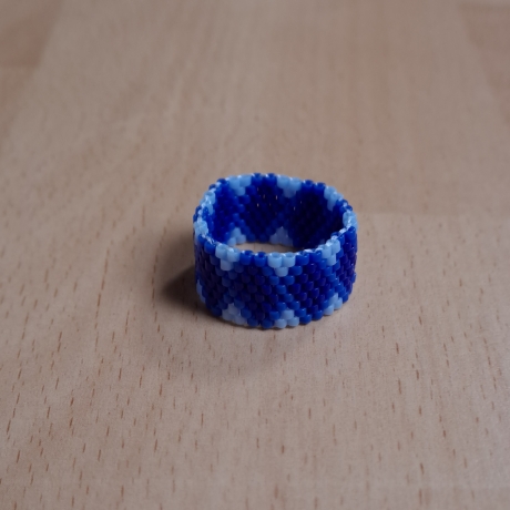 Ring aus Miyuki Delicas, blau, Unikat
