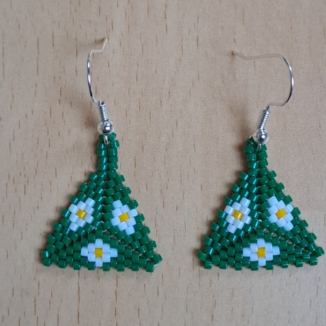 Ohrringe aus Perlen, Peyote, grün/weiß/gelb, Handarbeit