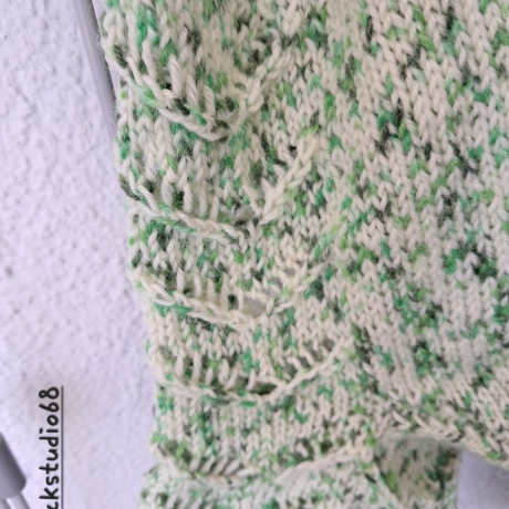 Socken - Gr.36/37 - handgestrickt - Lochmuster - grün/ weiß