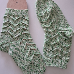 Socken - Gr.36/37 - handgestrickt - Lochmuster - grün/ weiß