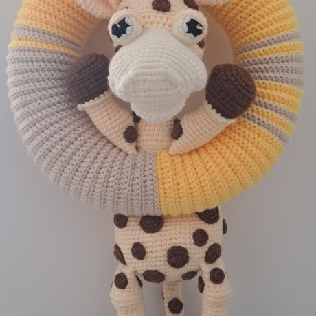 Gehäkelte Deko-Giraffe | Handgemachter Türkranz mit Safari-Charme