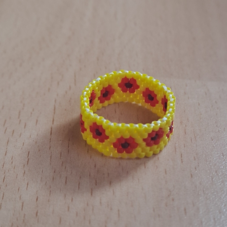 Ring aus Miyuki Delicas, gelb/rot/braun , Handarbeit, Unikat