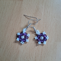 Ohrringe aus Perlen, lila/weiß, Handarbeit