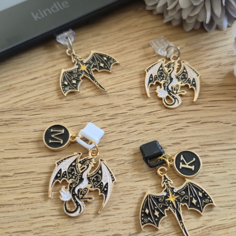 Personalisierbarer Charm für E-Reader und Handy mit Drachen