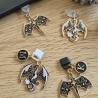 Personalisierbarer Charm für E-Reader und Handy mit Drachen