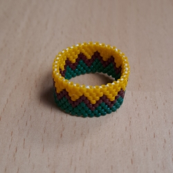 Ring aus Miyuki Delicas,grün/braun/gelb,  Handarbeit