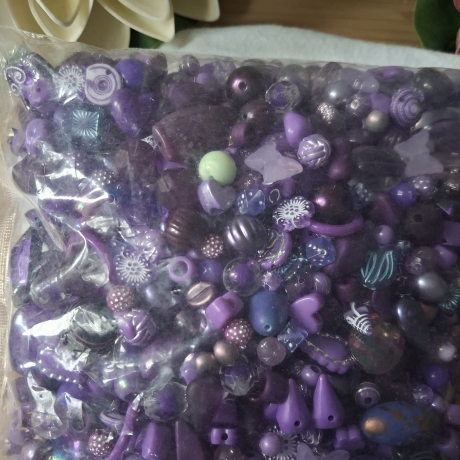 Perlen, Acryl-Perlen, lila