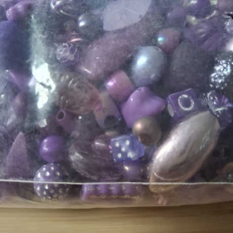 Perlen, Acryl-Perlen, lila