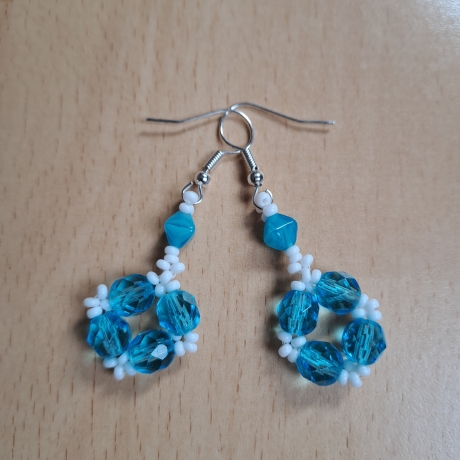 Ohrringe aus Glasschliffperlen, türkis/ weiß, Handarbeit