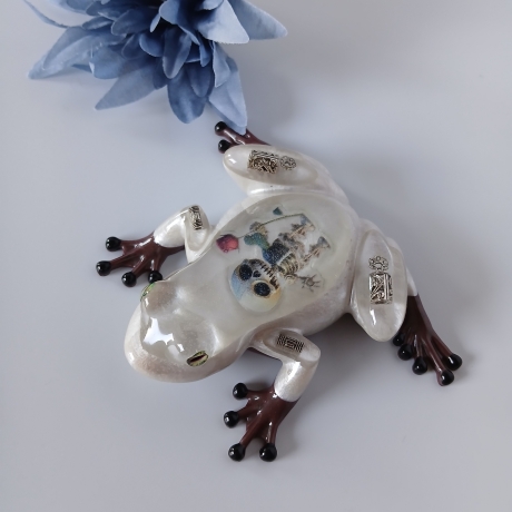 Epoxidharz Frosch Skelett mit Rose 