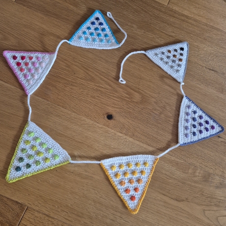 Wimpelkette DOTS