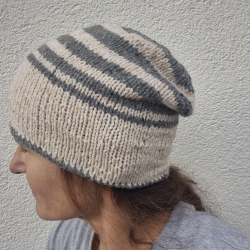 gestricktes Slouchy Beanie aus Schurwolle