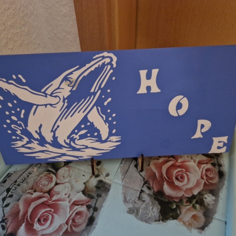 modernes zeitloses Wandbild auf Holz  Wal und Schrift HOPE