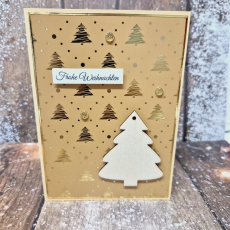 Weihnachtskarte mit Tannenbaum aus Holz