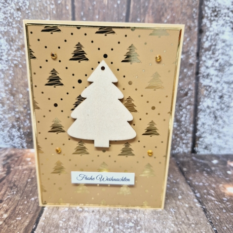 Weihnachtskarte mit Tannenbaum aus Holz
