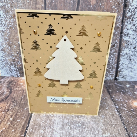 Weihnachtskarte mit Tannenbaum aus Holz
