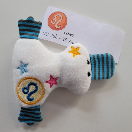 Kuscheltier Ente weiß, Stofftier mit Sternzeichen - Löwe