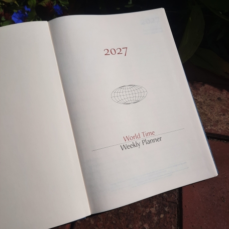 Kalender 2027 – 12x17cm, handgefertigt, Wochenübersicht, Prägung