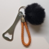 Anhänger mit Edelstahl Flaschenöffner, Puschel und Schlaufe